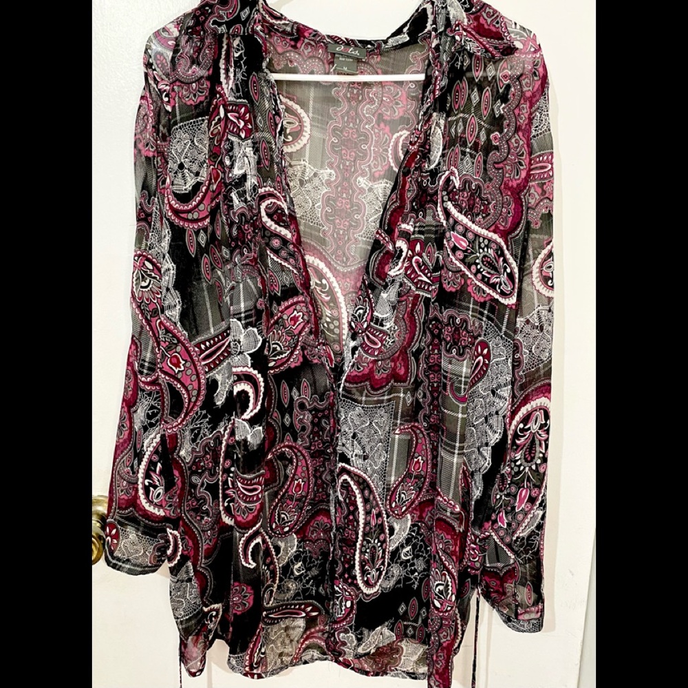 Petite Black/Pink Paisley Long Sleeve Button Down Top Coverup
